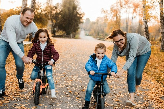 Hur Man Lär Ett äldre Barn Att Cykla I 7 Steg